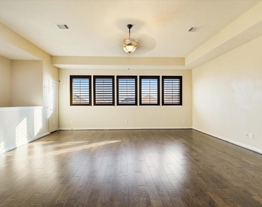 23535 Bellina Drive - Photo Thumbnail 8