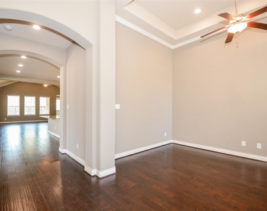 3922 Birdsall Falls Lane - Photo Thumbnail 3