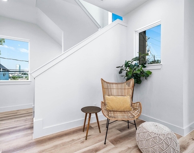3209 St Emanuel Street - Photo Thumbnail 12