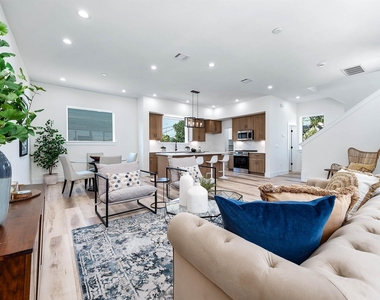 3209 St Emanuel Street - Photo Thumbnail 10