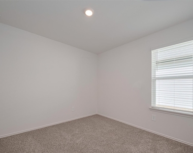 30842 Brightwell Bend - Photo Thumbnail 15
