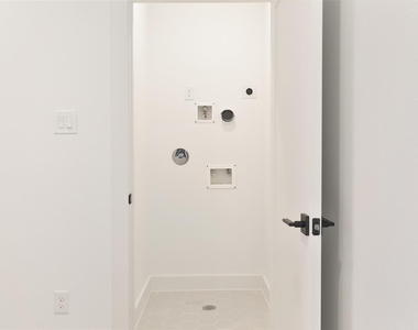 1016 W 15th 1/2 Street - Photo Thumbnail 36