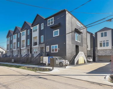 1016 W 15th 1/2 Street - Photo Thumbnail 43