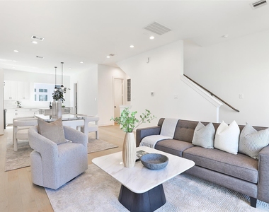 1016 W 15th 1/2 Street - Photo Thumbnail 1