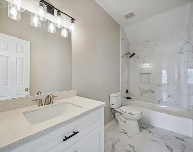 2218 Winding Hollow Drive - Photo Thumbnail 18