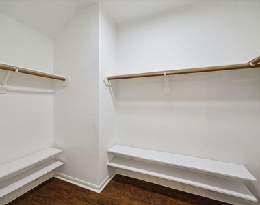 2218 Winding Hollow Drive - Photo Thumbnail 11