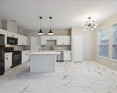 2218 Winding Hollow Drive - Photo Thumbnail 3