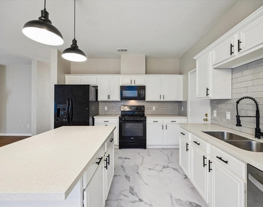 2218 Winding Hollow Drive - Photo Thumbnail 4
