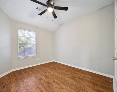 2218 Winding Hollow Drive - Photo Thumbnail 14