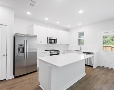 3017 Dovedale Street - Photo Thumbnail 3