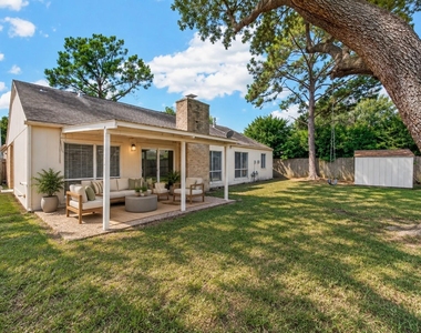 15926 Herongate Drive - Photo Thumbnail 32