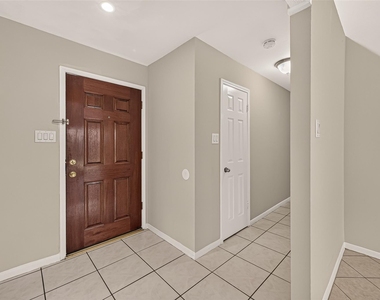 15926 Herongate Drive - Photo Thumbnail 4