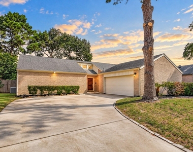 15926 Herongate Drive - Photo Thumbnail 33