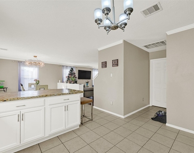 2911 Aspen Fair Trail - Photo Thumbnail 8