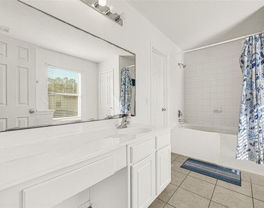 2911 Aspen Fair Trail - Photo Thumbnail 15