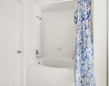 2911 Aspen Fair Trail - Photo Thumbnail 16