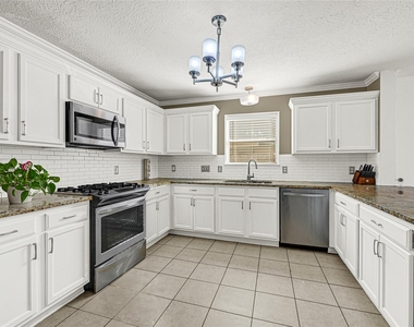 2911 Aspen Fair Trail - Photo Thumbnail 7