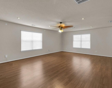 20039 Oland Way - Photo Thumbnail 3