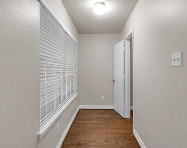 20039 Oland Way - Photo Thumbnail 29