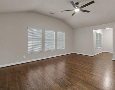 20039 Oland Way - Photo Thumbnail 24