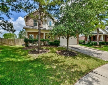 4402 Greenwood Trace Lane - Photo Thumbnail 2