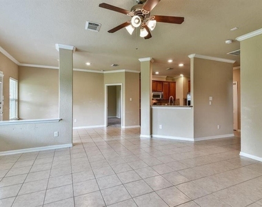 4402 Greenwood Trace Lane - Photo Thumbnail 5