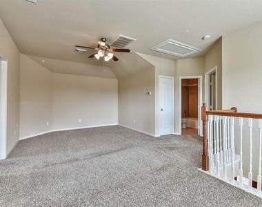 4402 Greenwood Trace Lane - Photo Thumbnail 12