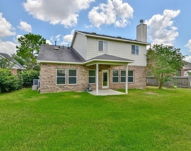 4402 Greenwood Trace Lane - Photo Thumbnail 15