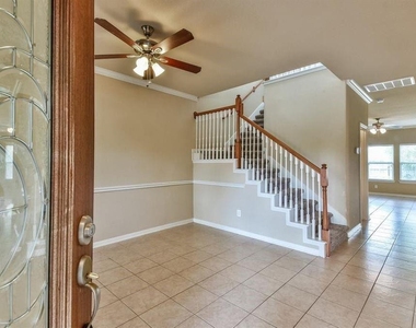 4402 Greenwood Trace Lane - Photo Thumbnail 3