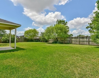 4402 Greenwood Trace Lane - Photo Thumbnail 14