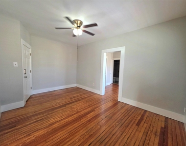 2111 Freeman Street - Photo Thumbnail 6