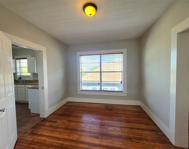 2111 Freeman Street - Photo Thumbnail 11