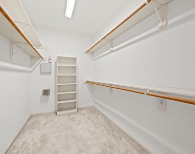 4215 Valley Glade Drive - Photo Thumbnail 17
