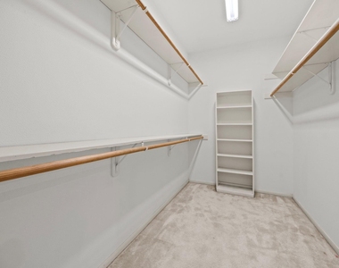 4215 Valley Glade Drive - Photo Thumbnail 18