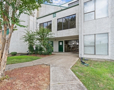 2816 S Bartell Drive - Photo Thumbnail 2