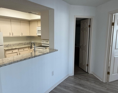 2816 S Bartell Drive - Photo Thumbnail 8