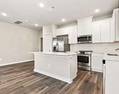 313 N Centro Circle - Photo Thumbnail 6