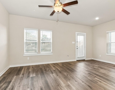313 N Centro Circle - Photo Thumbnail 2