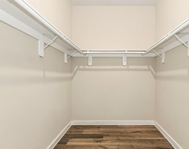 313 N Centro Circle - Photo Thumbnail 11
