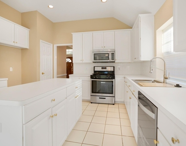 1602 Summer Rain Drive - Photo Thumbnail 14