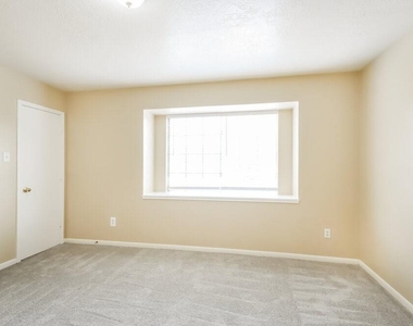 19839 Arrowsmith Drive - Photo Thumbnail 11