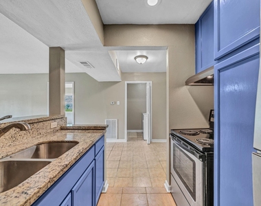 770 Memorial Mews Street - Photo Thumbnail 10