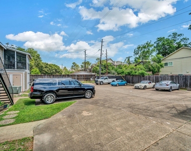 770 Memorial Mews Street - Photo Thumbnail 21