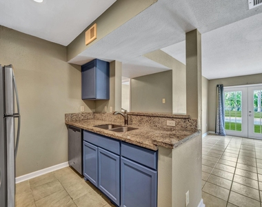 770 Memorial Mews Street - Photo Thumbnail 12