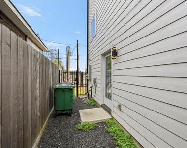 2502 Tuam Street - Photo Thumbnail 28