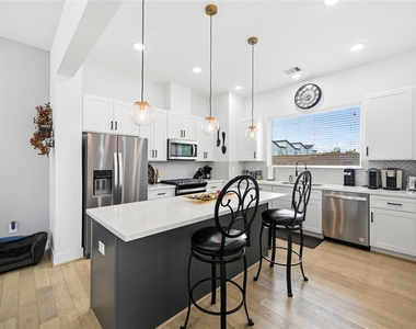 2502 Tuam Street - Photo Thumbnail 10