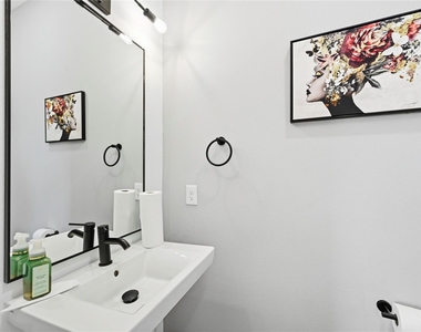 2502 Tuam Street - Photo Thumbnail 15