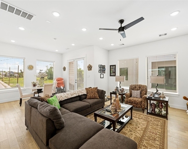 2502 Tuam Street - Photo Thumbnail 13