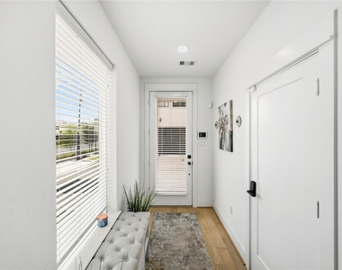 2502 Tuam Street - Photo Thumbnail 5