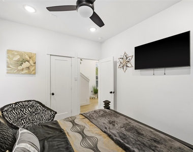 2502 Tuam Street - Photo Thumbnail 4